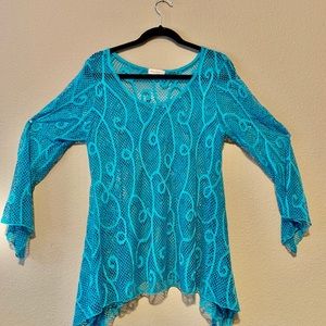 Gorgeous turquoise top!